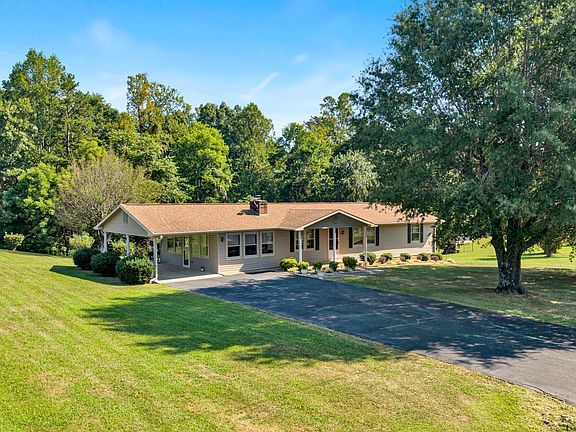 2nd image of 309 Jacks Creek Rd
