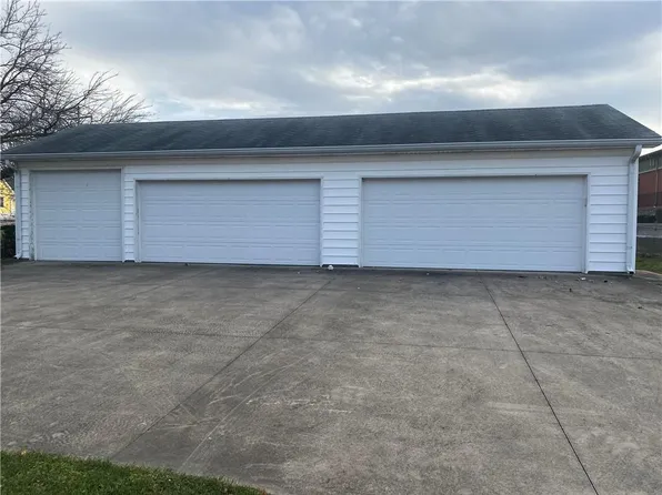 483 E Main St, Greenwood, IN 46143