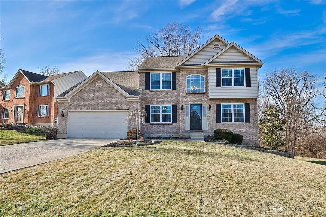 5033 Riverwalk Dr photo 1