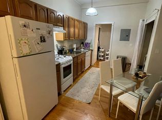 47 Bay State Rd APT 1R, Boston, MA 02215
