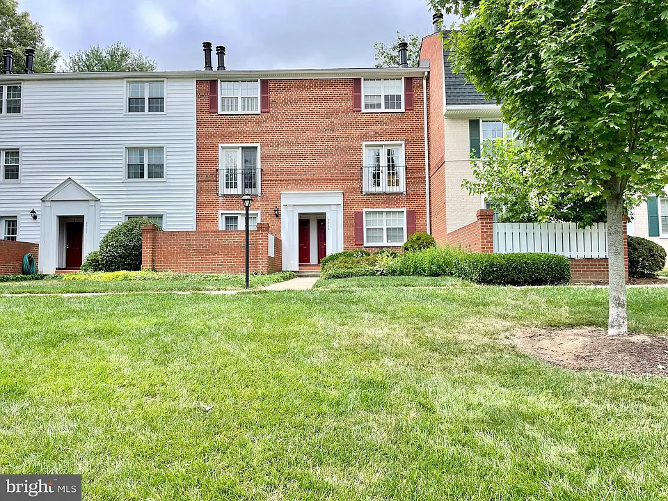 2713 S Walter Reed Dr #B
