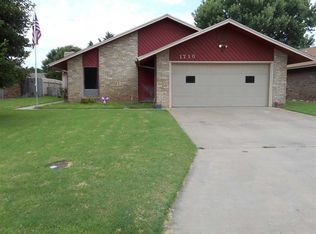 1710 Buckboard Ln, Enid, OK 73703