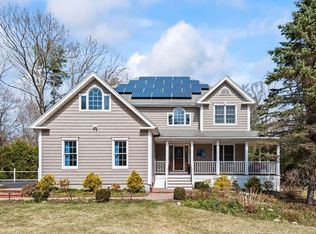9 Santom St, Auburn, MA 01501