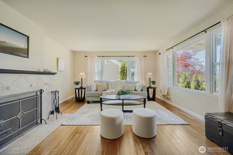 4th image of 5632 42nd Avenue SW