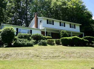 19 Hills Rd, Ballston Lake, NY 12019