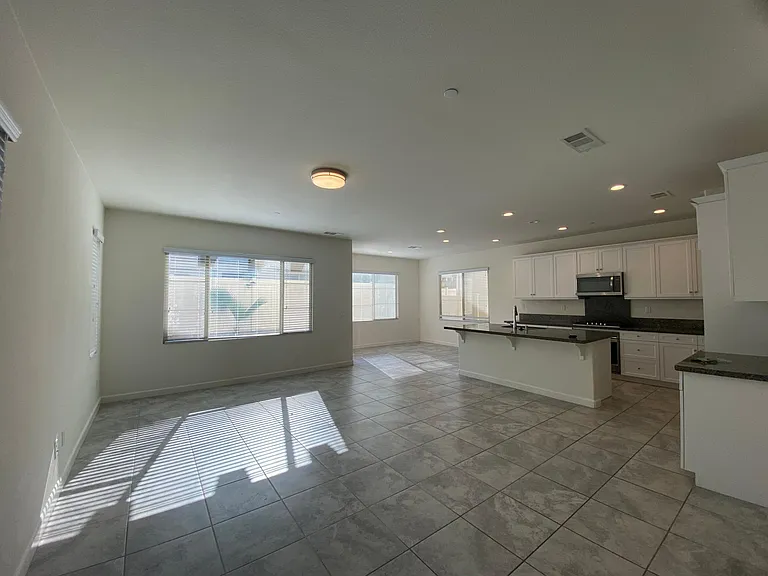 15745 Moonflower Ave — Photo 6