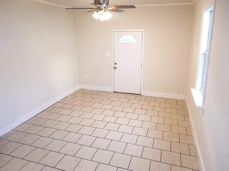 534 S Telemachus St — Photo 6