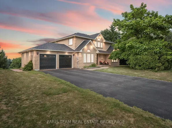 7 Golfview Blvd, Bradford West Gwillimbury, ON L3Z 3Z1