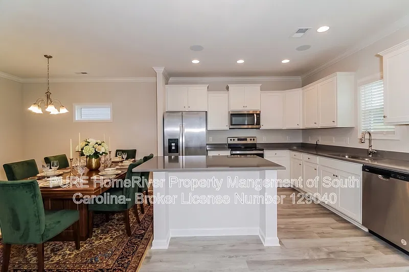 5 bed, 3.0 bath, 2225 sqft, $2,295 — Photo 3