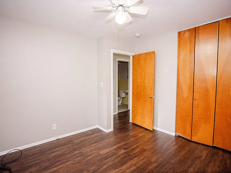 5750 Winona Dr — Photo 7