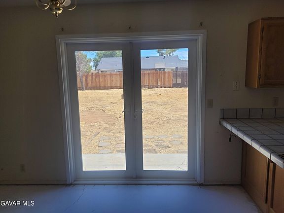 5th image of 9012 Columbine Ave