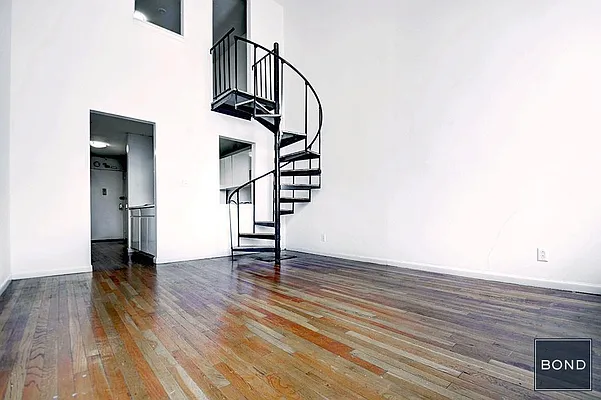 Rented by Bond New York | media 23