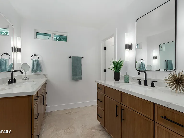 8401 E San Miguel Ave — Photo 13