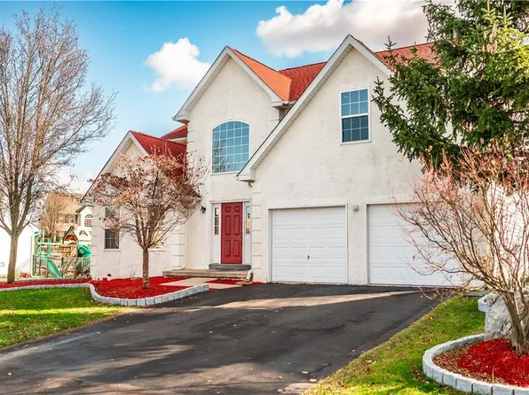 107 McNair Cir, Northampton, PA 18067