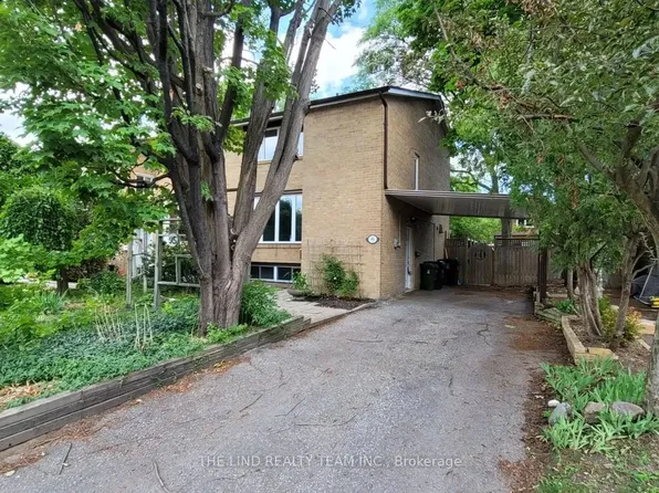 95 Overland Dr, Toronto, ON M3C 2C3