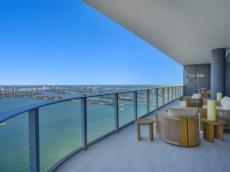 700 NE 24th St #Penthouse 5801 — Photo 1