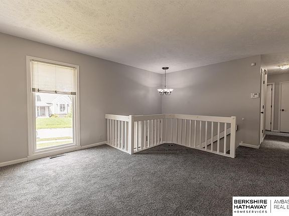 3rd image of 3409 Scott Dr