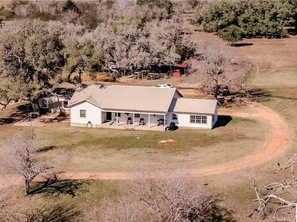 1456 Lockhart Cemetery Rd, Cuero, TX 77954