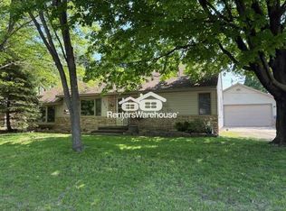 132 Elm St S, Cambridge, MN 55008