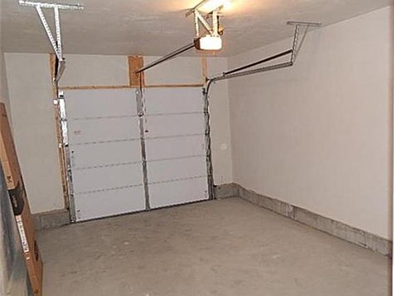 5th image of 155 Angell Brook Dr