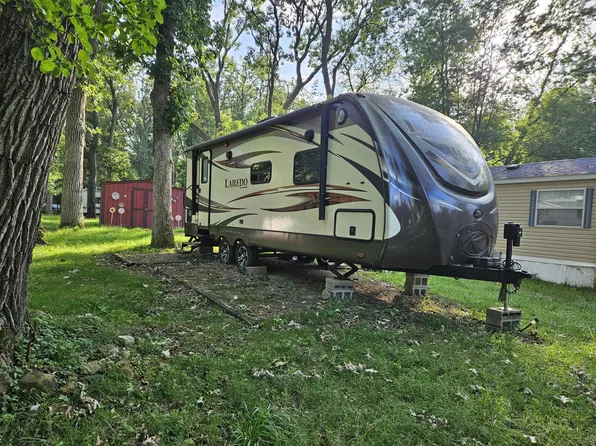 10/114&115 Woodhaven Lakes, Sublette, IL 61367
