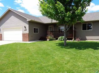 5801 N Gold Nugget Ave, Sioux Falls, SD 57104