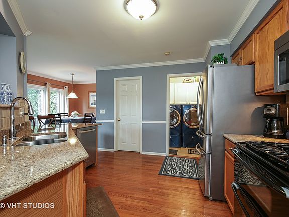 5th image of 1494 Westbury Cir