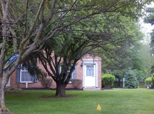 717 Lakeview Dr, Cortland, OH