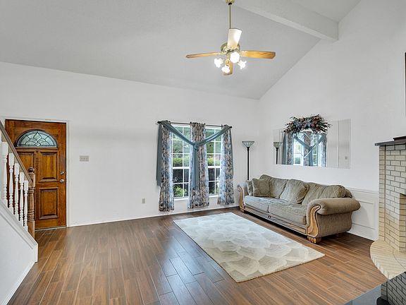 5th image of 622 Lemon Dr