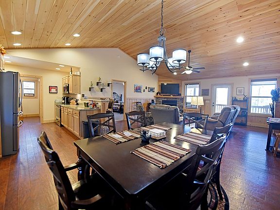 3rd image of 43 Grayson Ln N