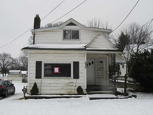 3rd image of 626 E Fair Ave