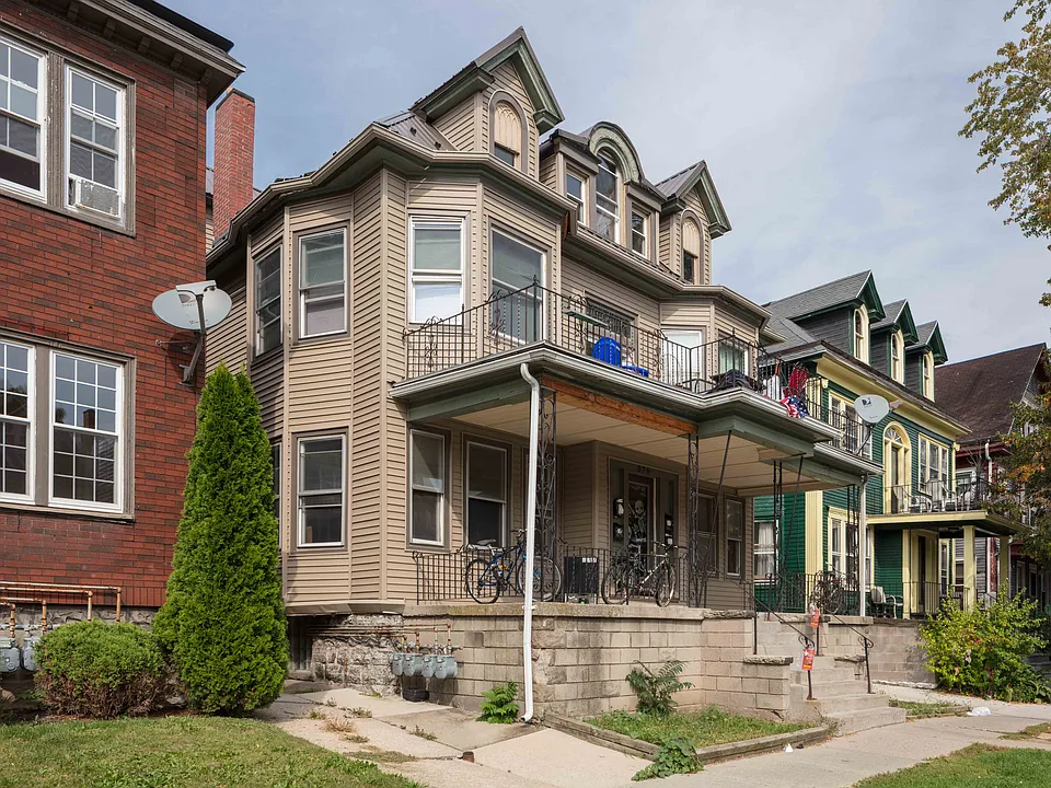 576 Potomac Ave #3