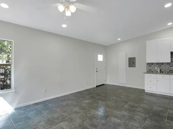 542 Thorain Blvd #2, San Antonio, TX 78212