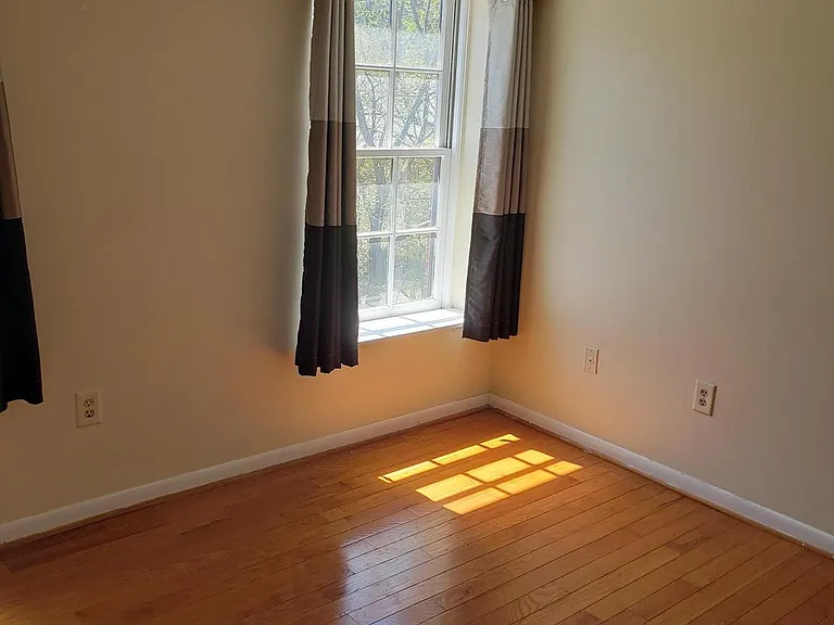 100 N 3rd St #4B — Photo 7