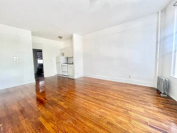 5th image of 4819 4th Ave APT B4