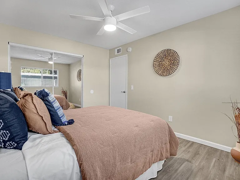 Las Casitas Apartments - Redlands, CA — Photo 31