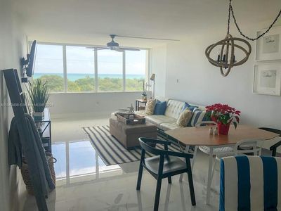8233 Harding Ave APT 707, Miami Beach, FL, 33141