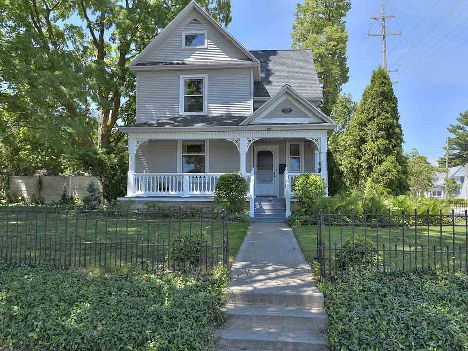 1st image of 104 S Elmwood Ave