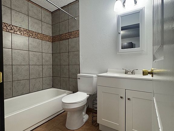 5th image of 633 Cooley St #B
