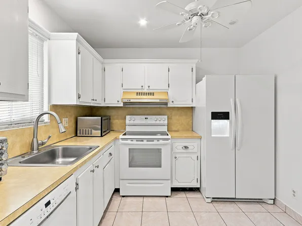 2538 Boundbrook Drive S #137, West Palm Beach, FL 33406