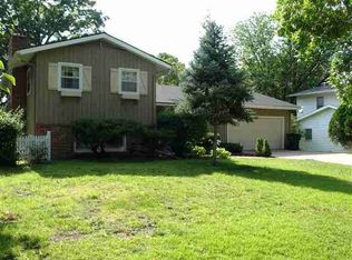 2913 SW Sunset Rd, Topeka, KS 66614