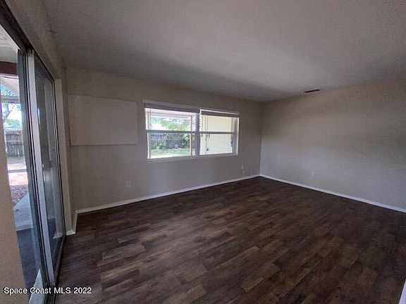3rd image of 1720 Kingston St