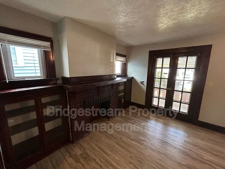 51 S Sperling Ave — Photo 9