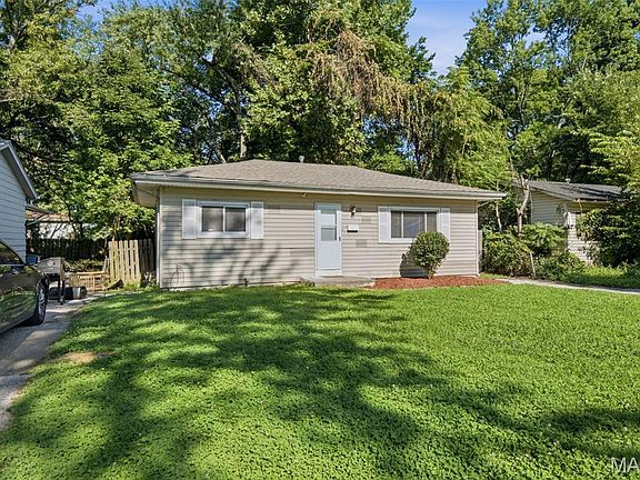 3rd image of 10537 Earl Dr