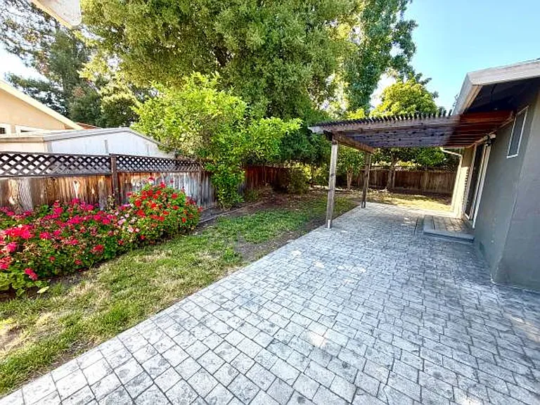 785 Duke Cir — Photo 8
