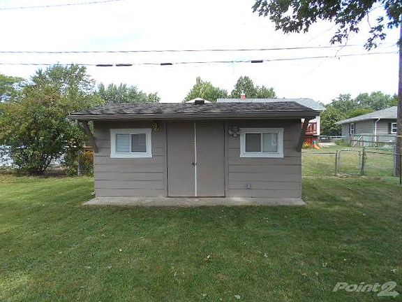 3rd image of 406 Rosewood Ave