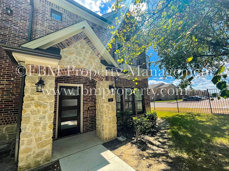 322 Brothers Blvd — Photo 3