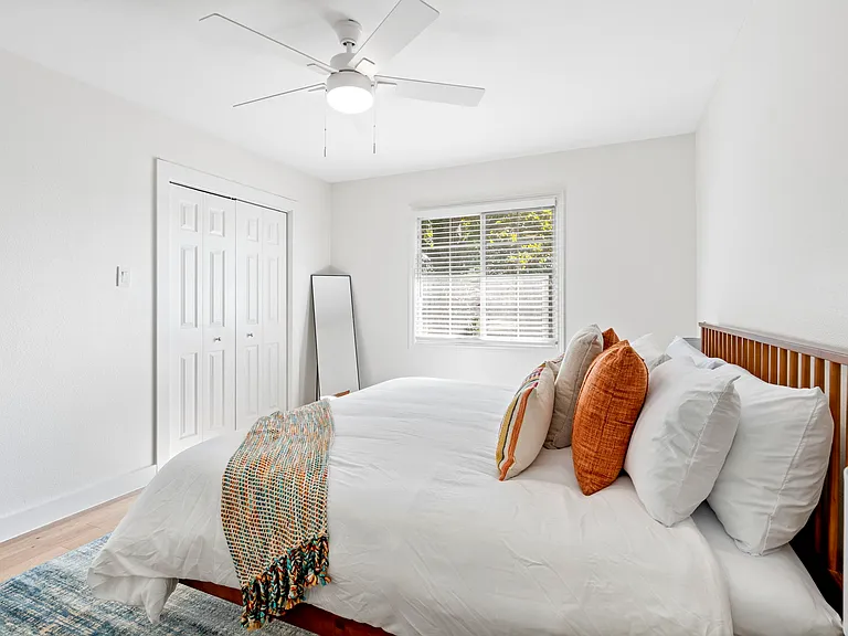 6501 Ravendale Ln — Photo 18