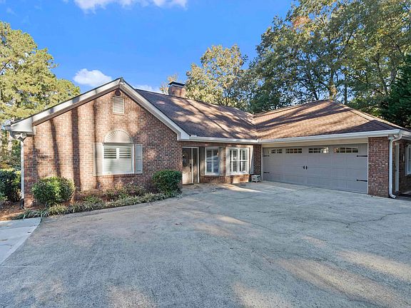 2nd image of 1361 Northwoods Dr