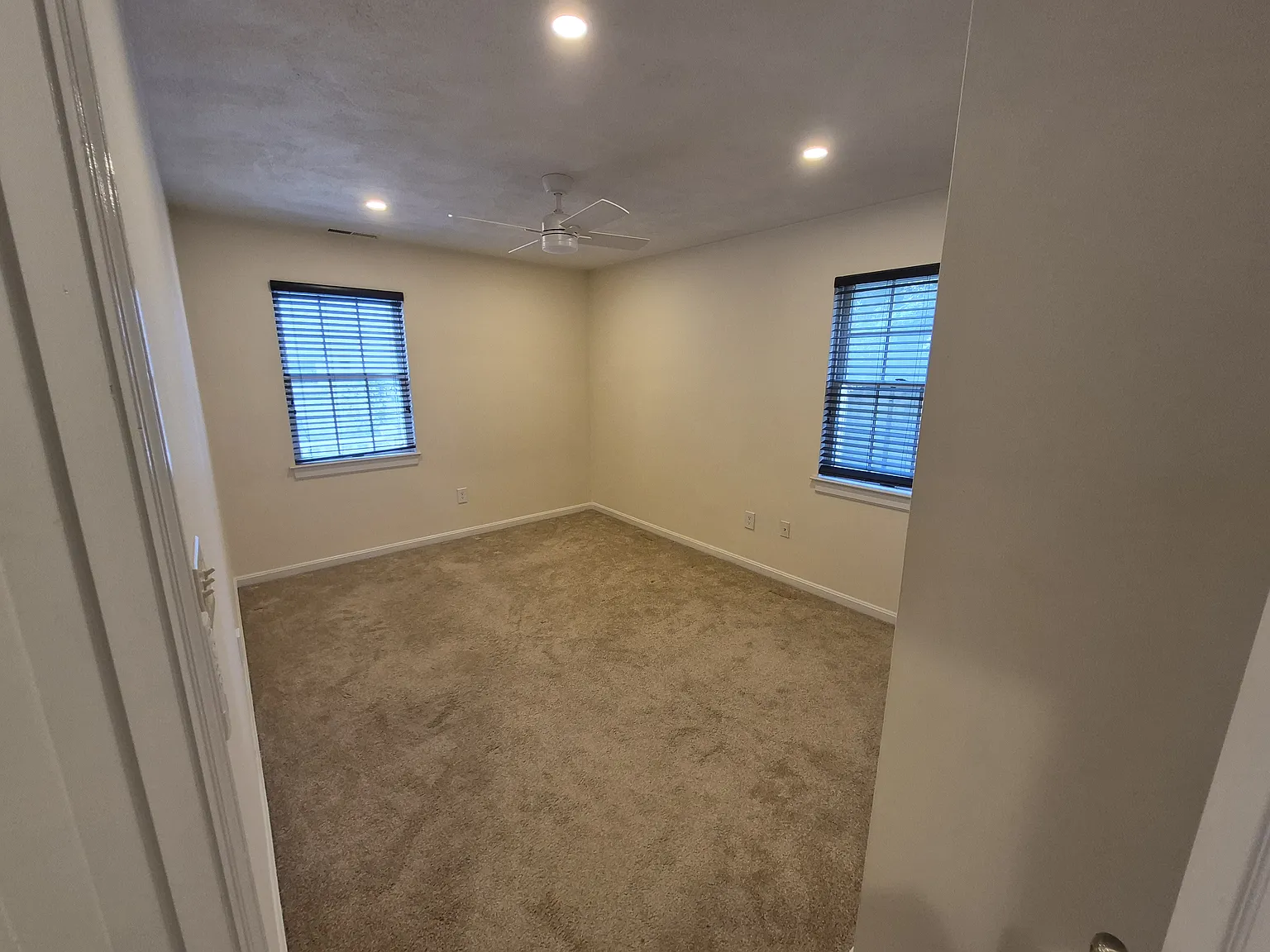 48 Ash Ave — Photo 4